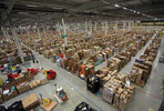 inside-amazons-chaotic-storage-warehouses-3.jpg